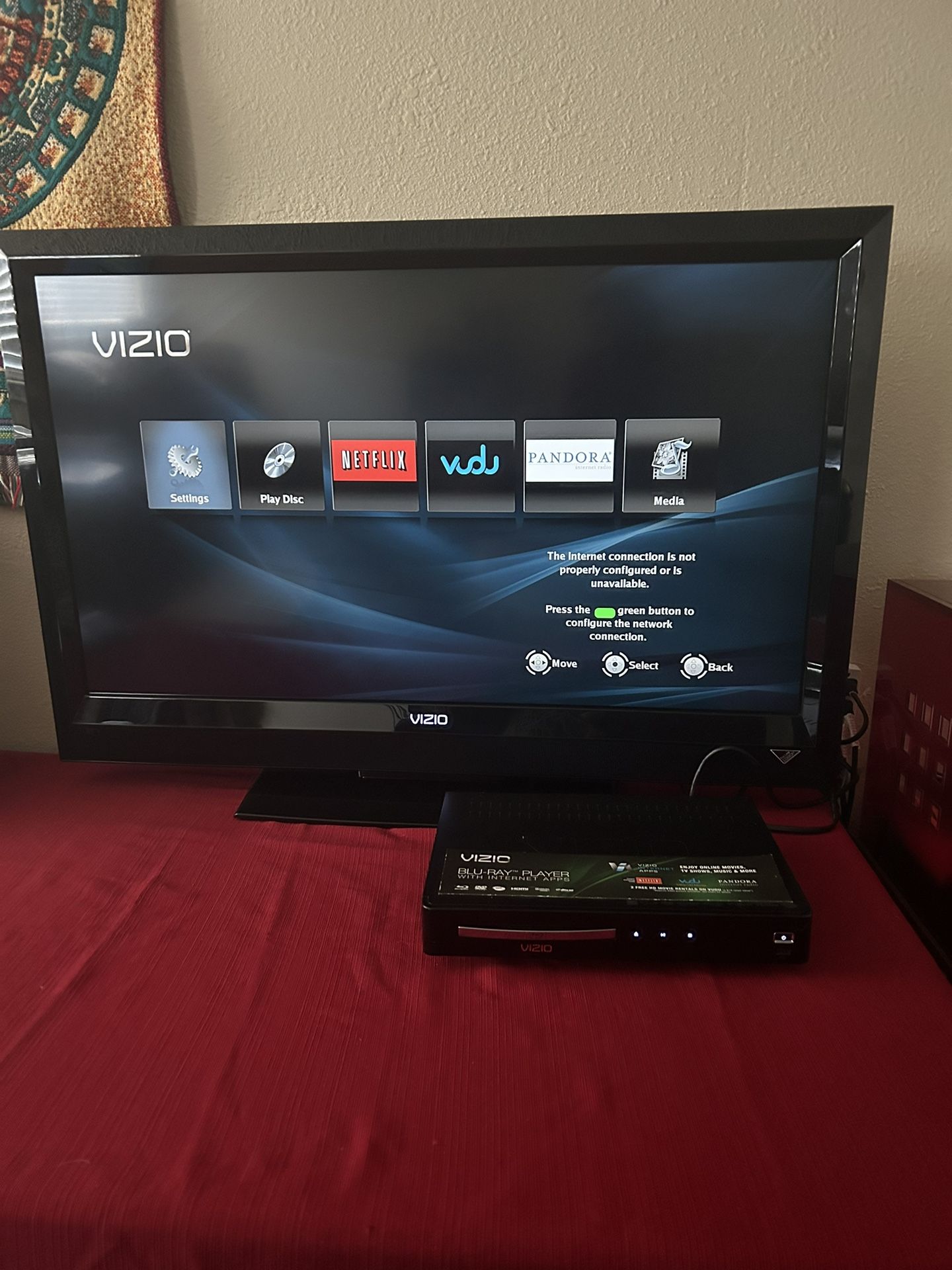 Vizio 39 Tesla LCD Hd Tv And Blu-Ray With Internet Apps for Sale in San 