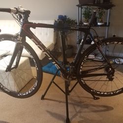 Izalco Focus bike with EASTON EC90 SL tubular wheel set