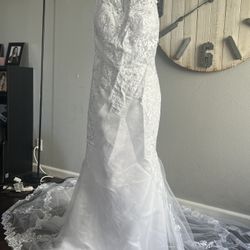 Women’s V Neck Lace Bridal Gown Long
