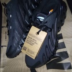 Dn8 All Black Size 9.5