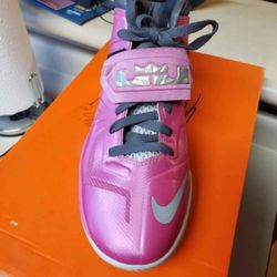 Female  Nike  Shoes  6/5 