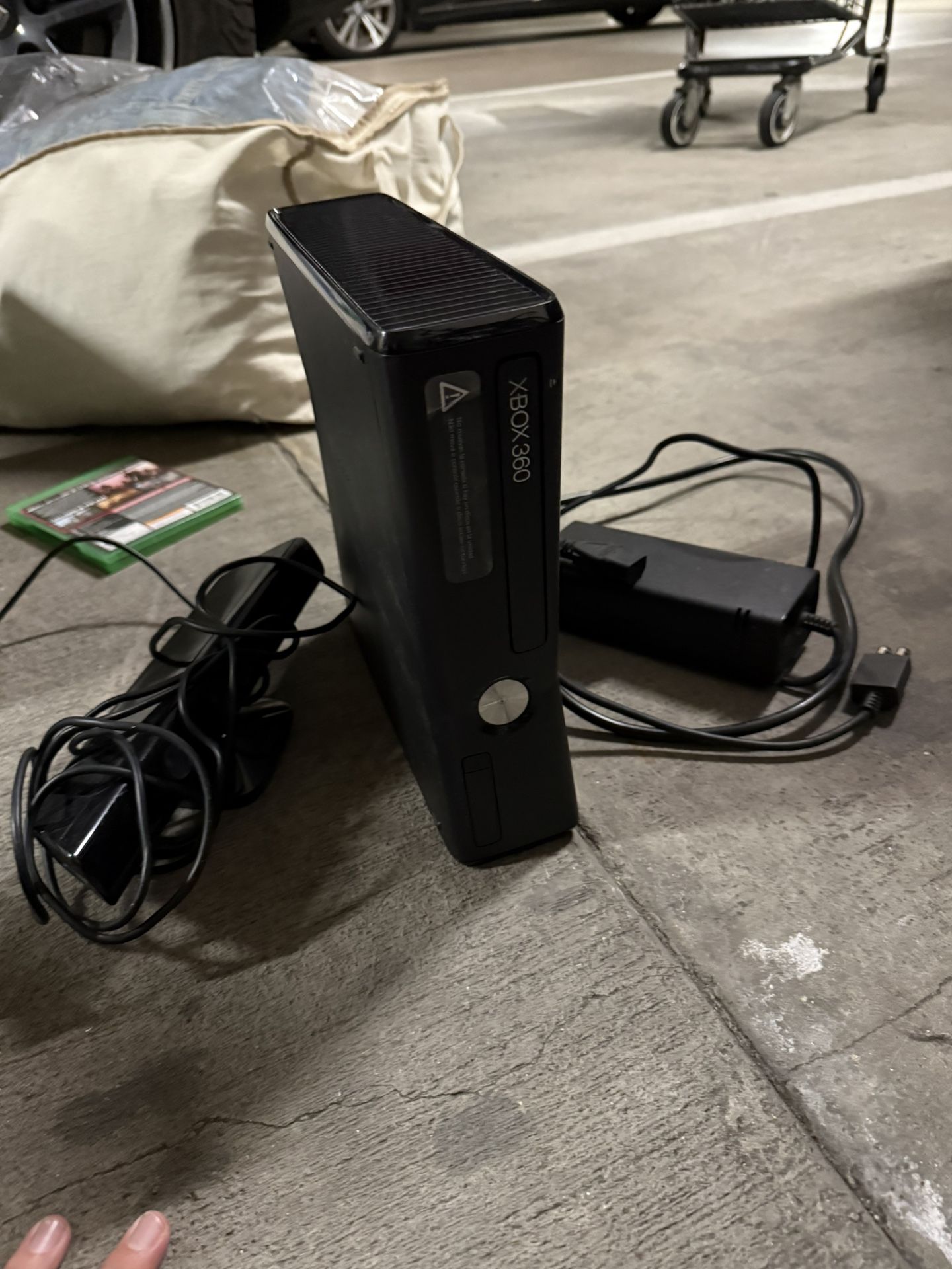 Xbox 360 And Kinect Bundle