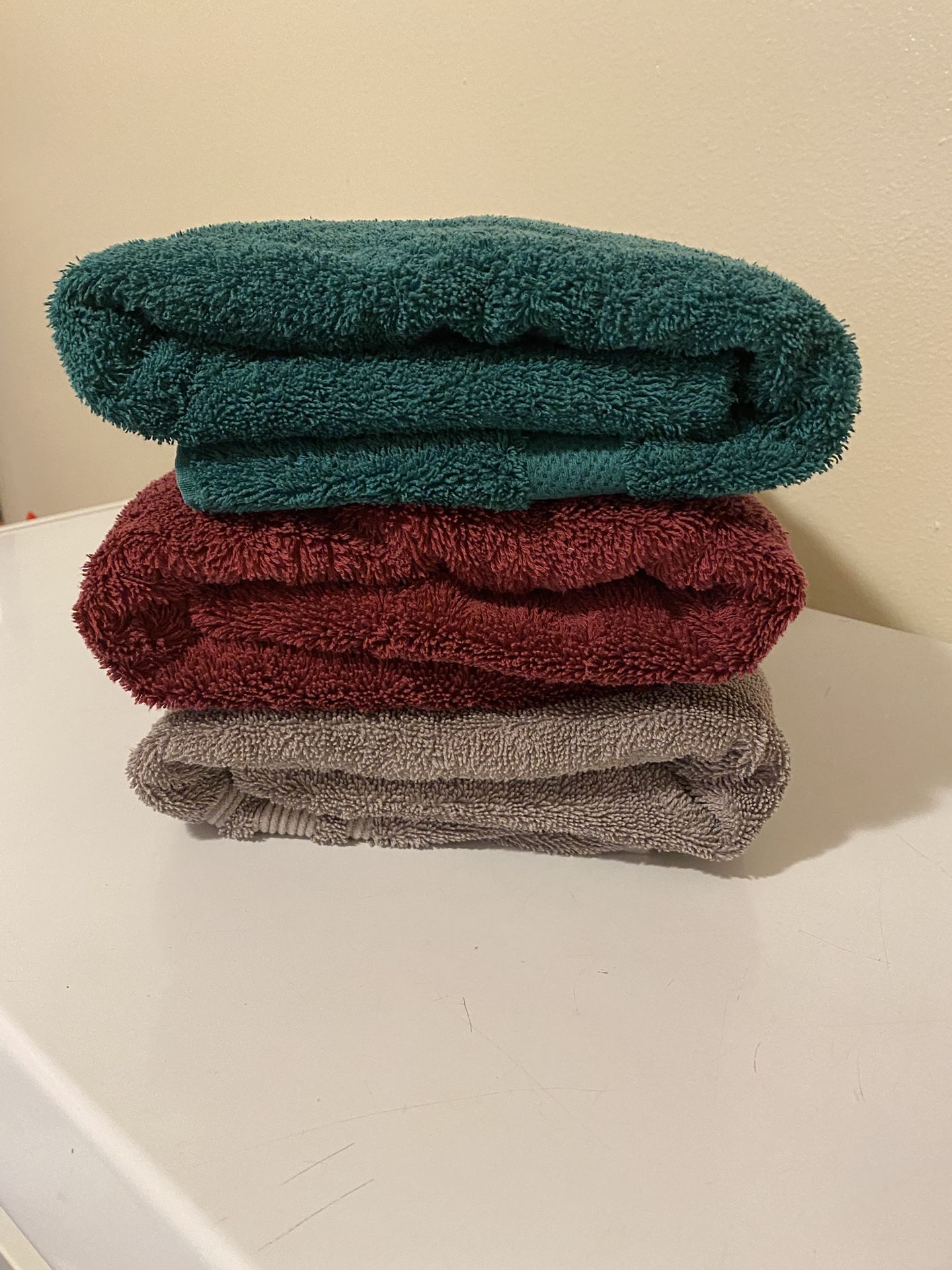 3 Towels. CHARISMA .