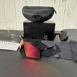 Oakley Sutro 