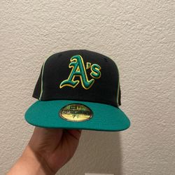 New Era Oakland Athletics  Fitted Hat Size 7 3/8