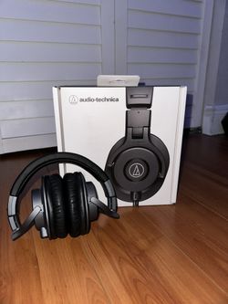 Audio-Technica ATH-M40x Closed-Back Professional Studio Monitor Headphones Matte Grey