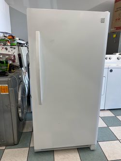 Kenmore freezer ( Delivery Available)