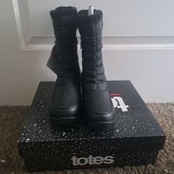 Tote Waterproof Womens Boots Size 8.5 Wide Width