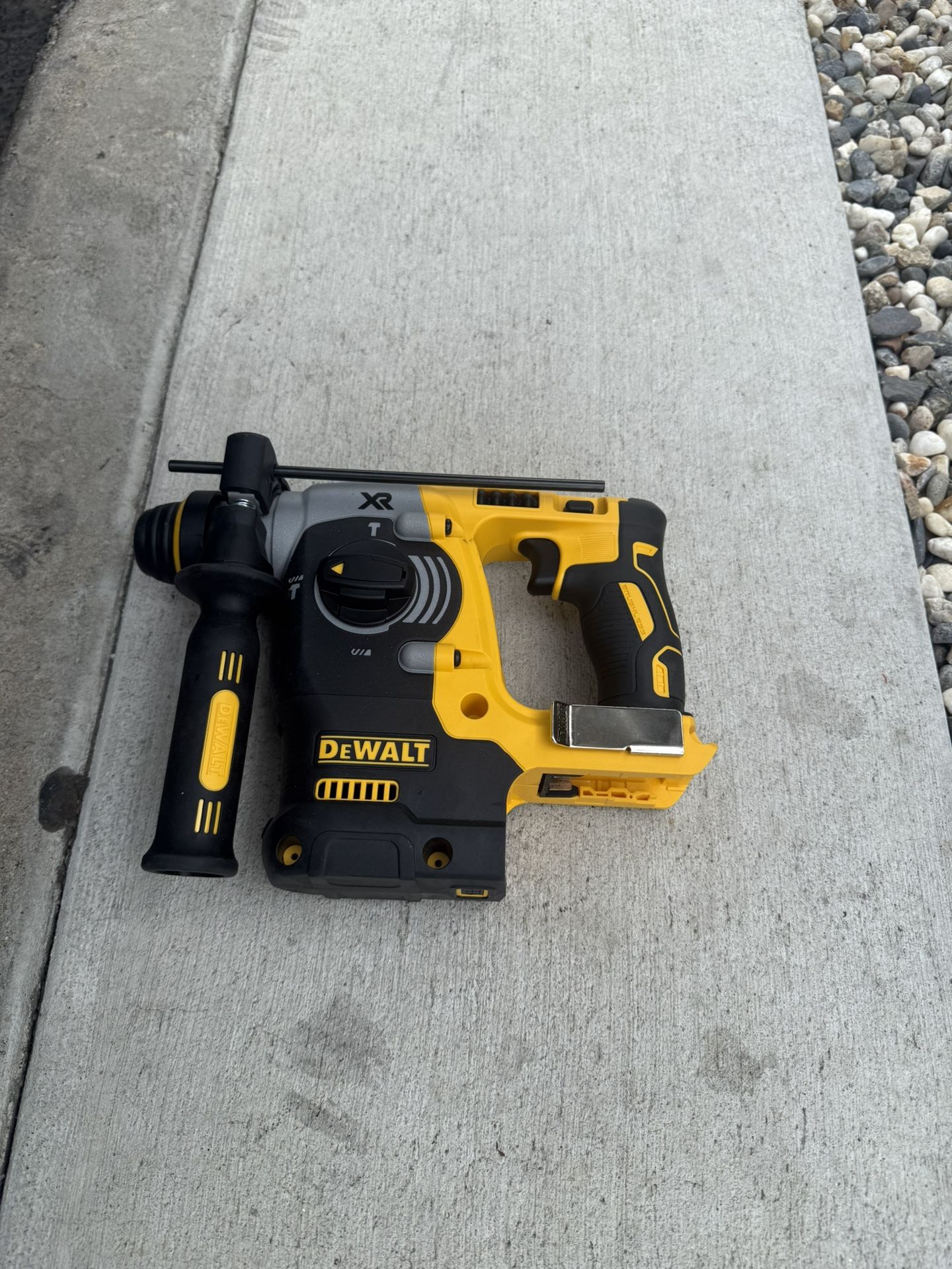 DEWALT 20V MAX XR Cordless Brushless 1 in. SDS Plus L-Shape Rotary Hammer (Tool Only)