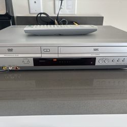 Sony SLV‑D370P DVD VCR Combo Player with Remote (Tested)