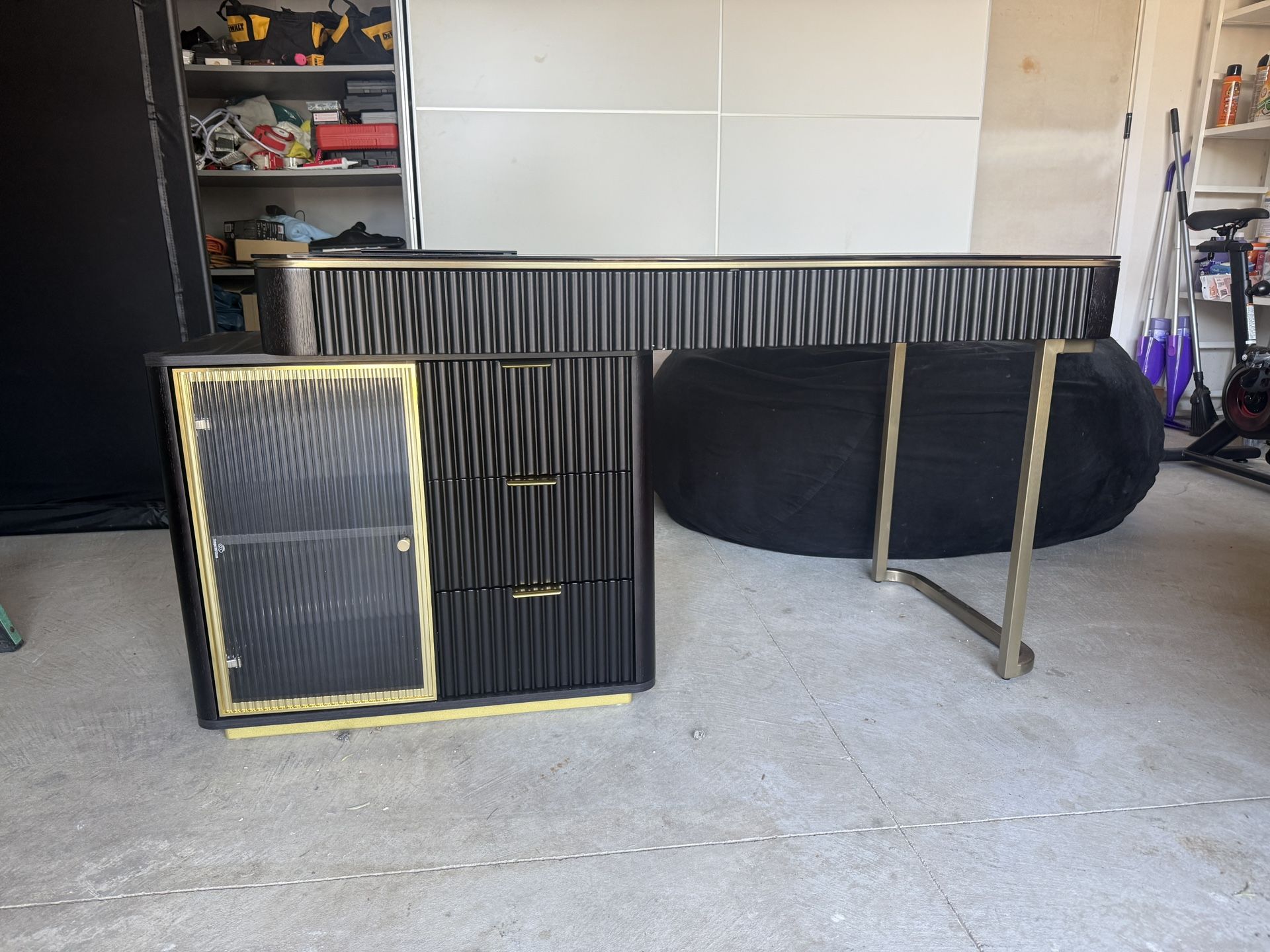 Modern Desk