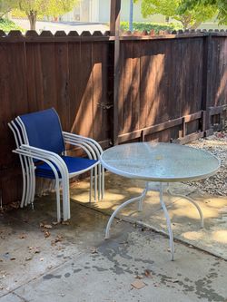 Outdoor table and chairs