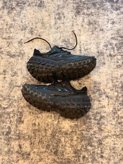 Black Trail Running Sneakers