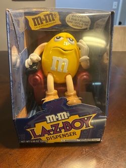 M&M LA-Z-BOY Dispenser