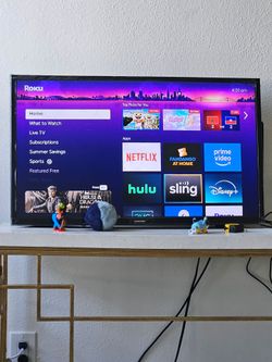 32' Samsung  TV w/  mount
