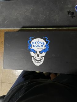 WWE Stone Cold Side Plates