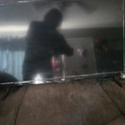 32 Inch TV