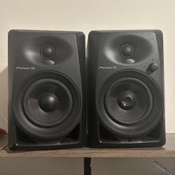 Pioneer DJ DM-40 Speakers