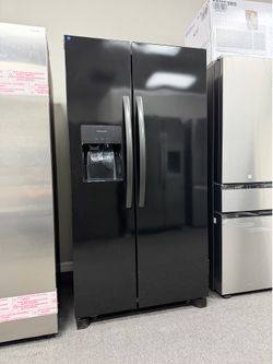Refrigerator black