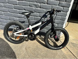 Kids Commencal 16” bike with disc brakes