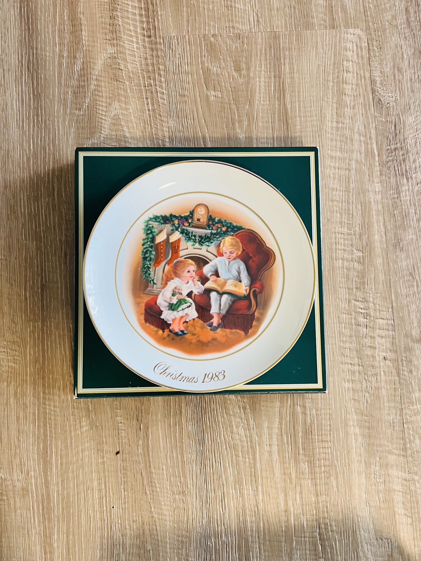 Avon Christmas 1983 collector plate
