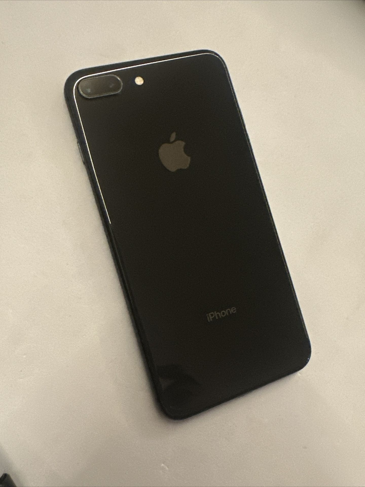 Apple iPhone 8 Plus 64gb Space Gray iOS 15.5 Unlocked