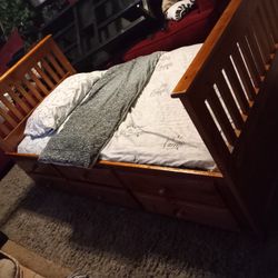 Twin Size Complete Bed With Three Drawers And A New Mattress