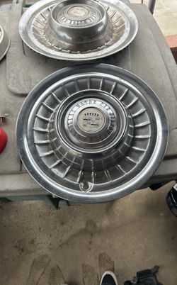 Cadillac Hub Caps And GMC Hub caps