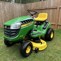 John Deere E100 Lawn Mower 