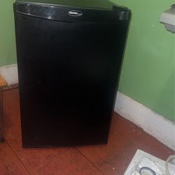 Danby mini fridge- Freezer