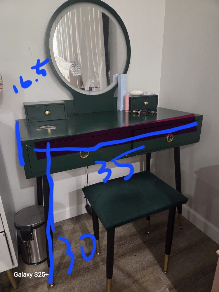 Makeup Vanity With Chair