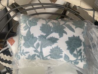 Pier 1 cushion