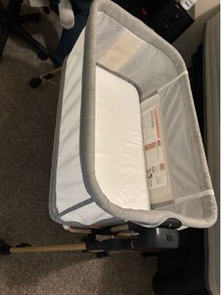 Bedside sleeper bassinet