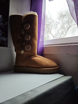 UGGS