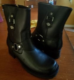 Women’s Harley Davidson riding boots size 10 asking 100 bucks OBO