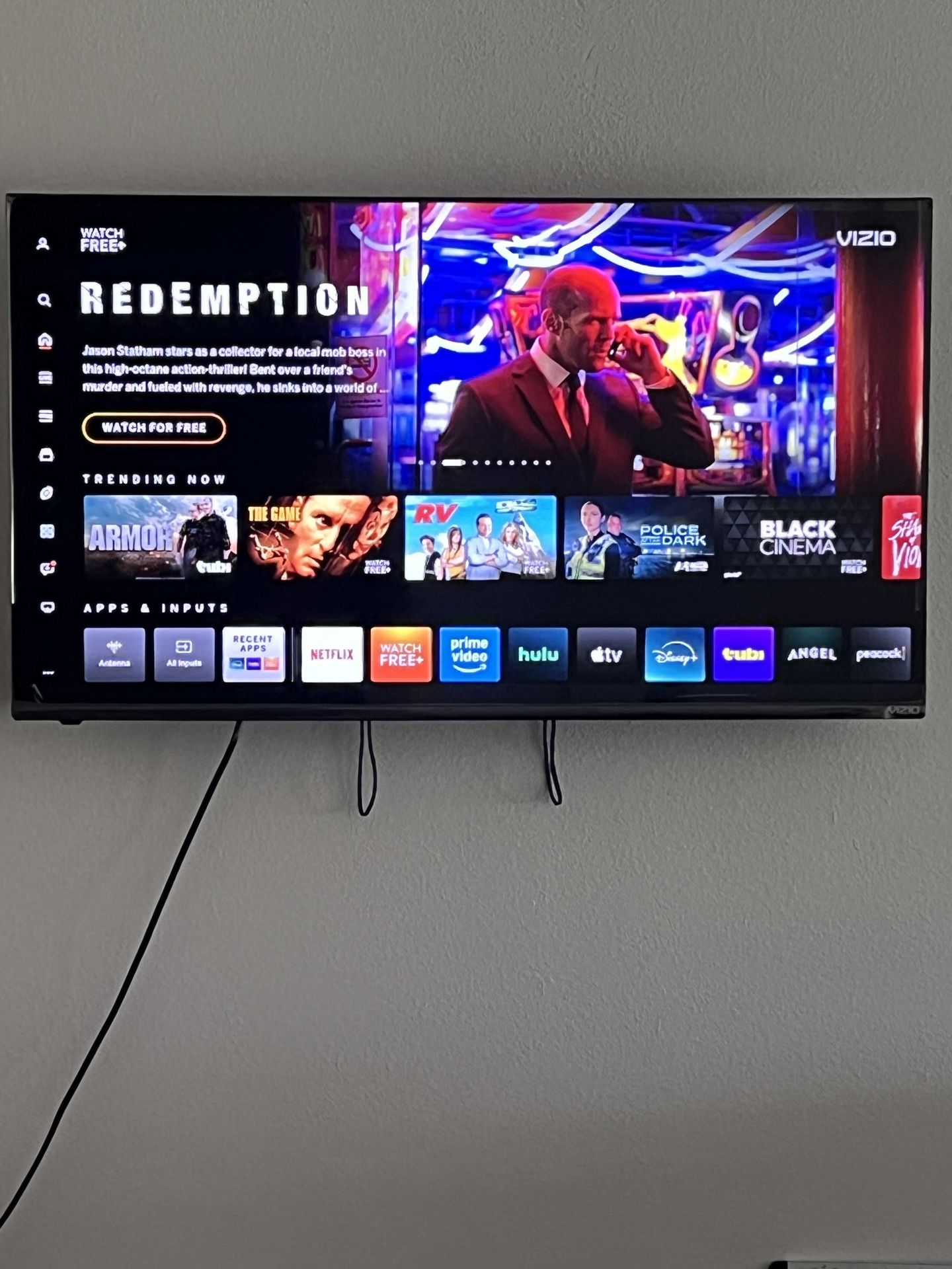 📺 40” Insignia & 50” Onn Roku Smart TVs – $300–$375 (with Wall Mounts!)