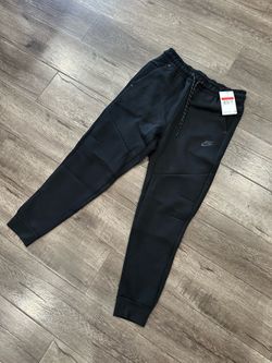 Black Nike Tech Sweatpants