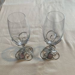 $20 gorgeous wine glasses (set of two)