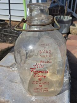 FARMERS DAIRY, CHARLOTTE, North Carolina NC 1946 One Gallon ACL Pyro w/Handle