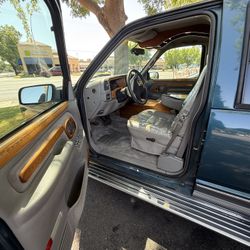 1995 GMC Suburban 1500 2x4