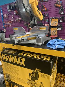 DEWALT 15 Amp Corded 12 in. Double-Bevel Compound Miter Saw