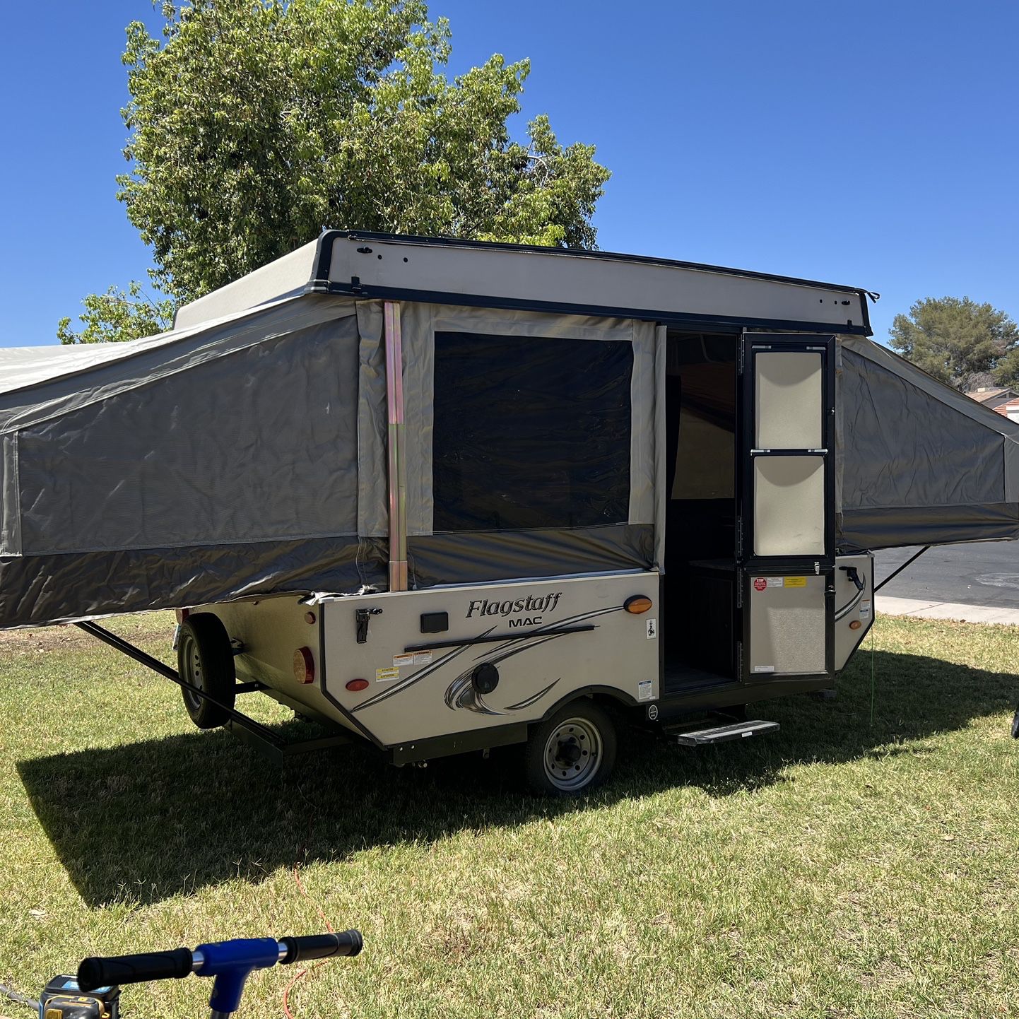 2019 Forest River -Flagstaff Mac pop-up trailer 