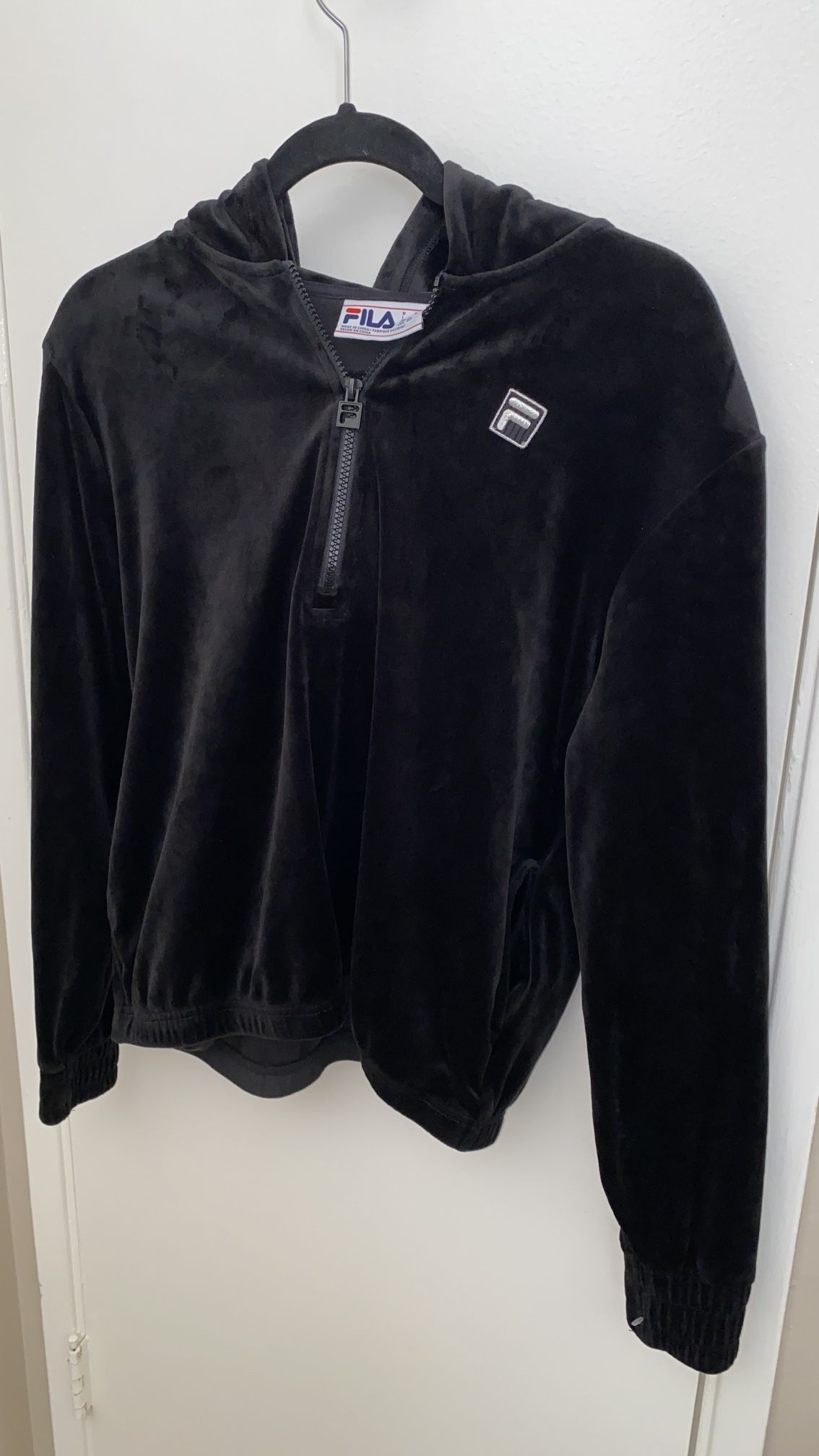 FILA Women’s Jacket Hoody Velour Black 1/4 Zip Soft Plush Fabric Size Small