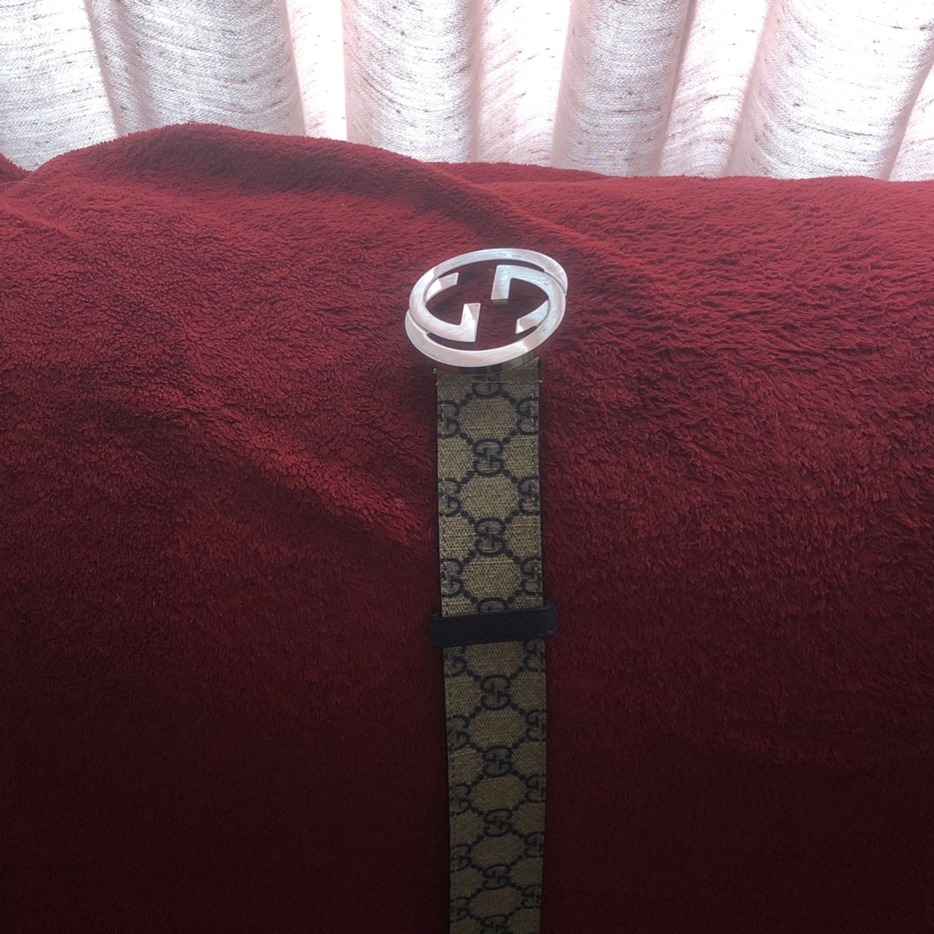 Gucci Supreme Belt Worn And Too Small On Me Selling For 300 Or Trade For A Bigger Belt 