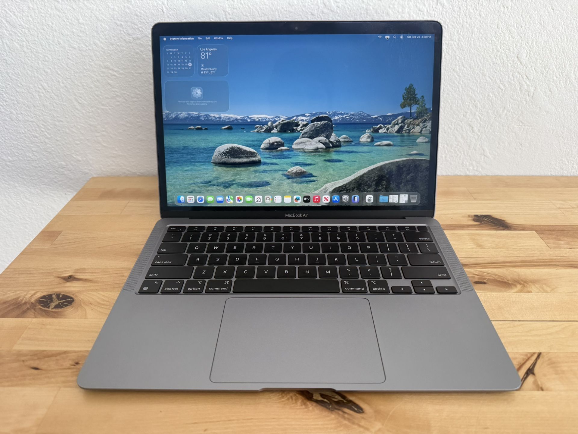 Like New 2020 M1 MacBook Air 256GB / 8GB Space Gray.  