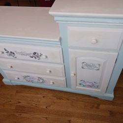 Solid Wood Dresser With Matching Night Stand. 