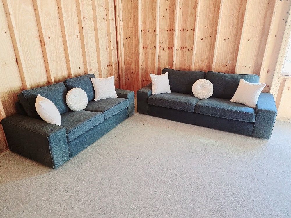 Sofa And Loveseat Great Condition Super Comfy And Clean display picture 3