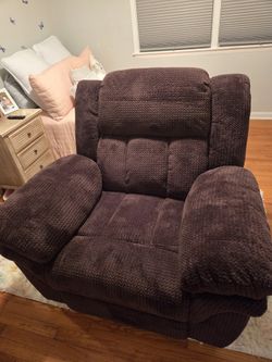 Trevor Brown Power Recliner with USB & USB-C Ports