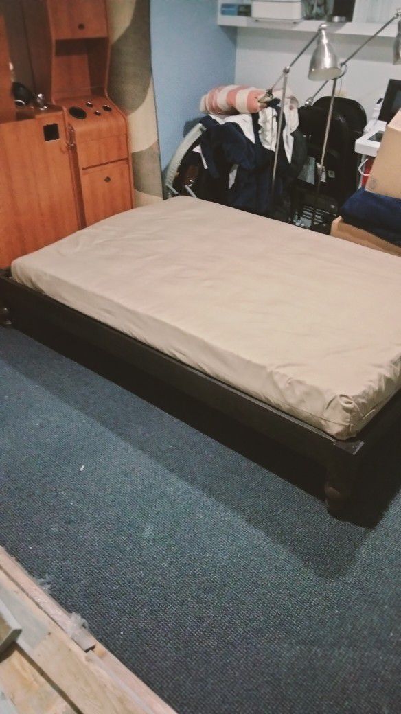 Full Size Bed 