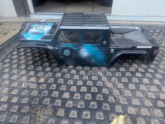 Xmaxx body an stock parts